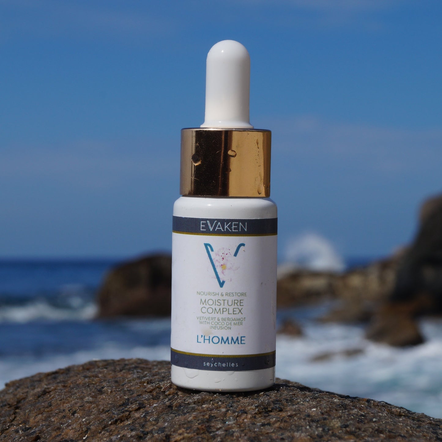 EVAKEN | Feuchtigkeits Pflege für Männer mit Vetiver Bergamotte und Coco de Mer für männliche strahlende glatte Haut auch bei Akne geeignet